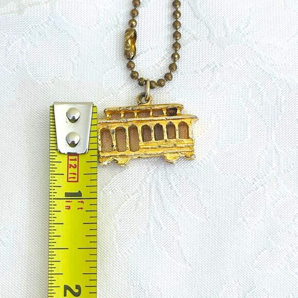 Vintage Gold Tone Cable Car Trolley Charm Pendant Keychain San Francisco Jewelry - Picture 8 of 11
